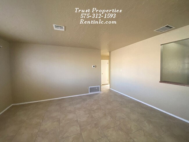 Building Photo - Remodeled 3/2 on Cul-de-Sac