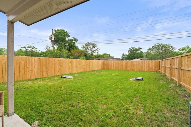 Building Photo - 4904 Hawk Cove