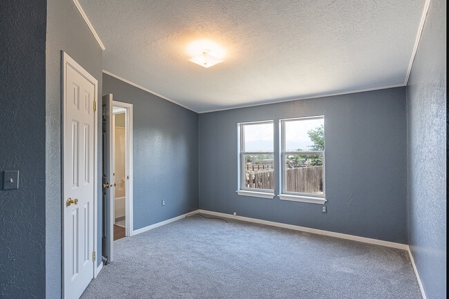 Building Photo - 49 Las Tusas Rd