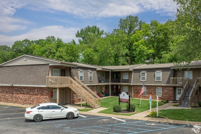 Building Photo - Naveen Pine Apartments