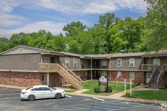 Building Photo - Naveen Pine Apartments