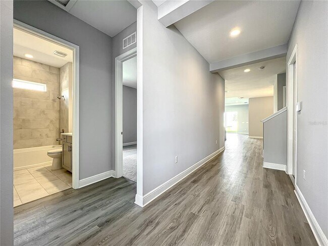 Building Photo - 13181 McMillan Dr