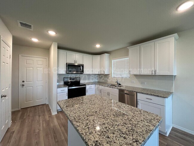 Building Photo - 4644 Benham Dr