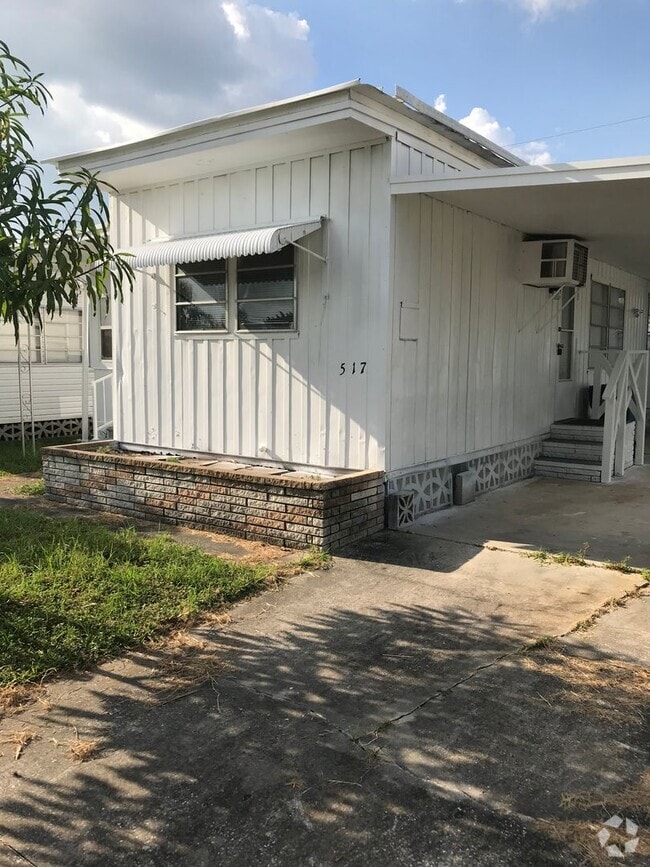 Building Photo - 55+ Community Move in Special Half off fir...