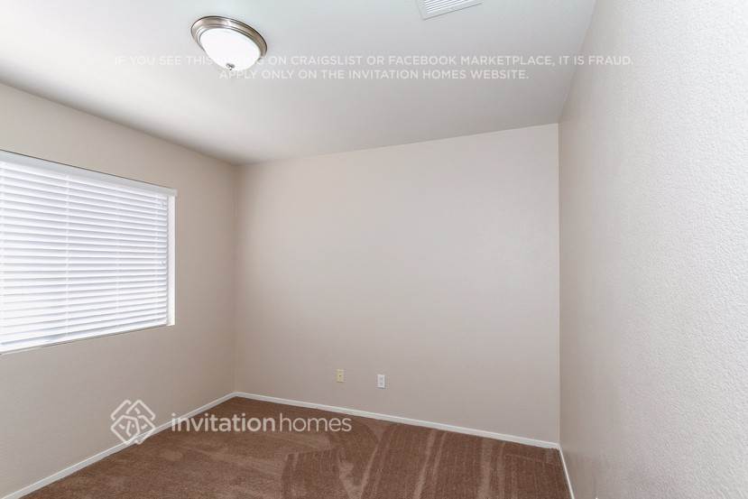 Building Photo - 9590 Friant St