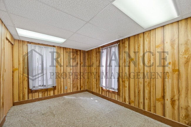 Building Photo - 421 N Meridian Ave
