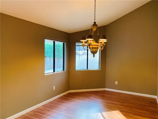 Building Photo - 23665 Meadcliff Pl