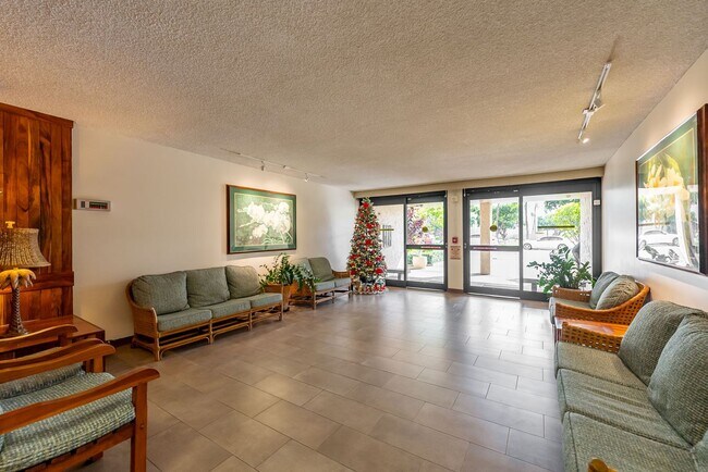 Building Photo - Kakaako Royal Court 2 Bedroom 2 Bathroom 1...