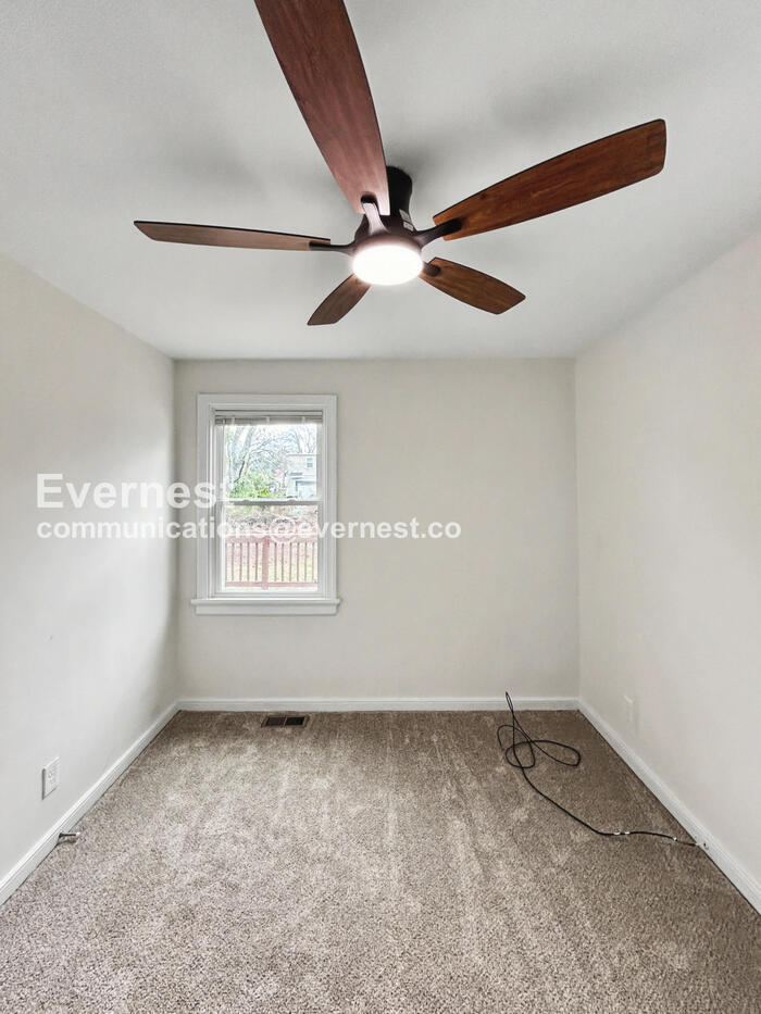 Building Photo - 3605 Pemberton Ave