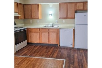 Building Photo - LYNNELLE LANDING APARTMENTS