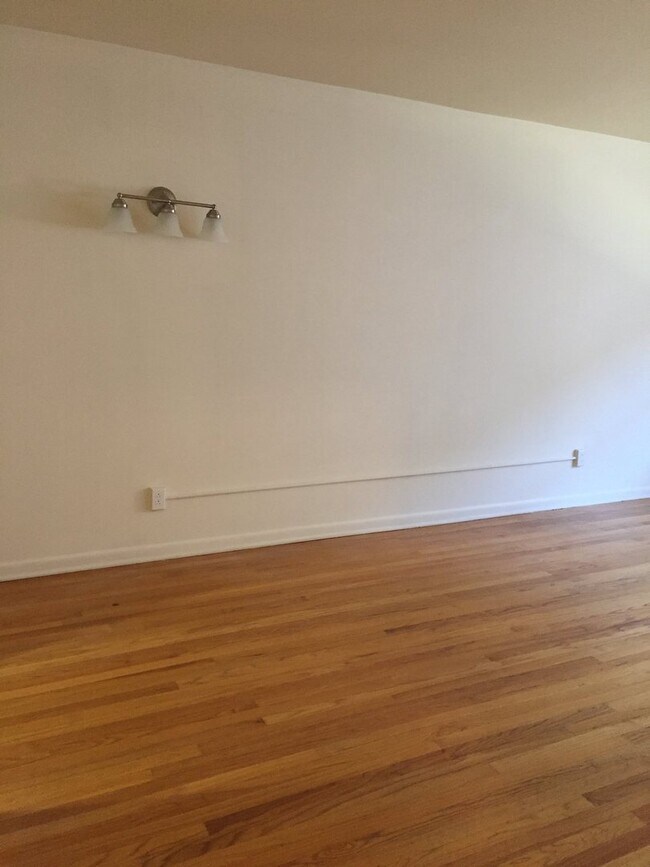 Interior Photo - 199 S Allen St