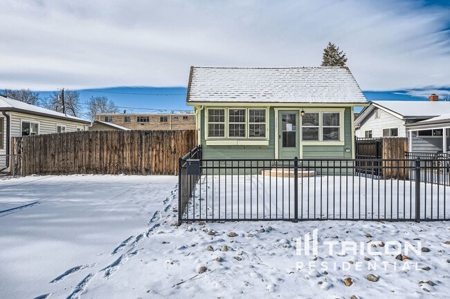 Building Photo - 3625 S Elati St
