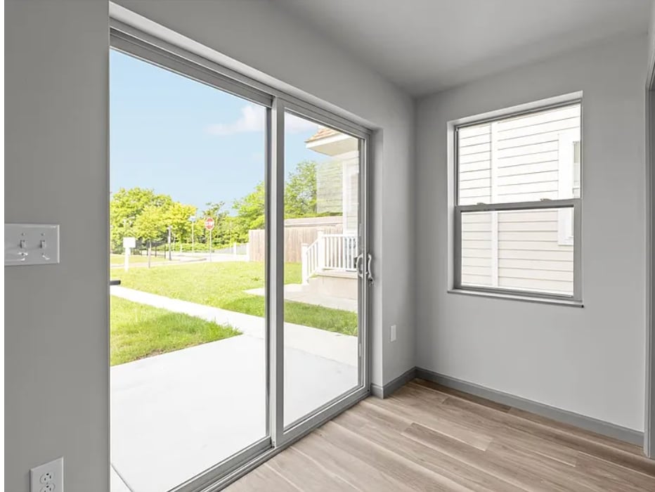 Building Photo - 22 Mayflower St