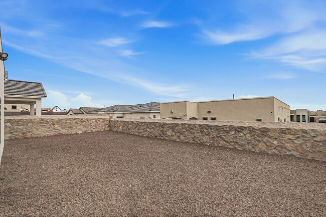 Building Photo - 3 bedroom 2 bath with washer and dryer in 79928