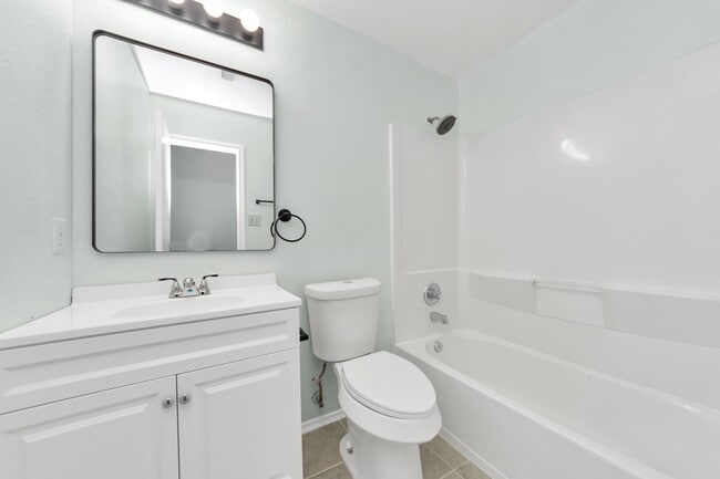 Building Photo - 2610 Skyview Shadows Ct