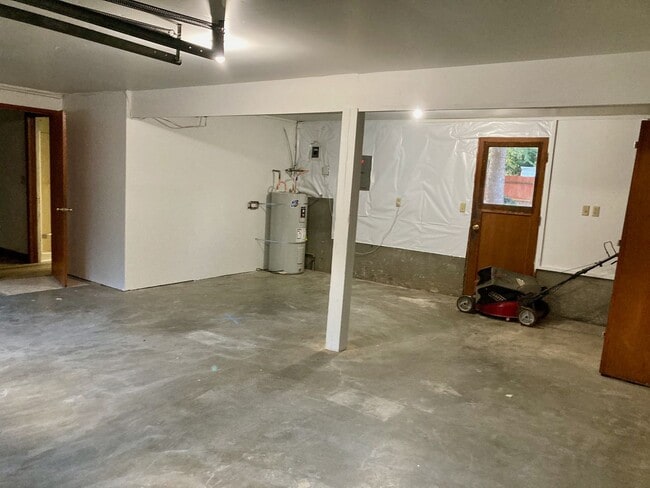 Building Photo - Charming 3 bedroom 3 bathroom house in Tigard!