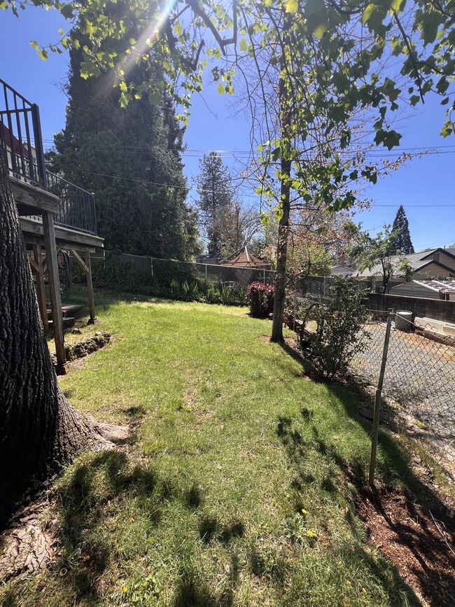 Building Photo - 503 1/2 S Auburn St