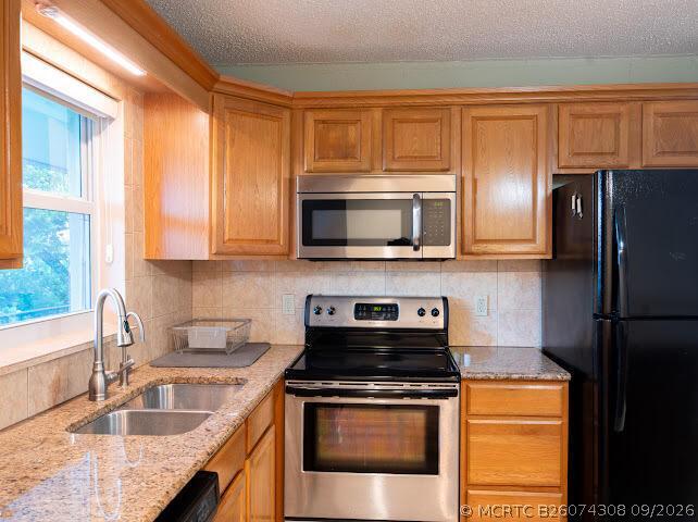 Building Photo - 805 W Oakland Park Blvd