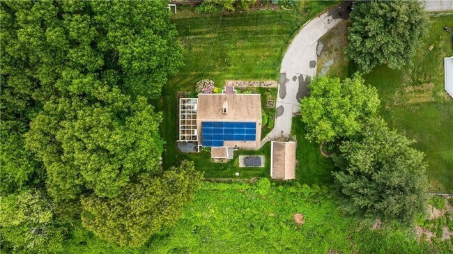 Building Photo - 27 1/2 Doro Pl