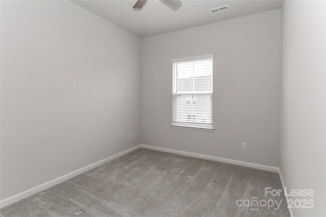 Building Photo - 5038 Springarn Ct