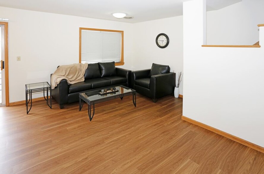 Building Photo - 208 N Harvey