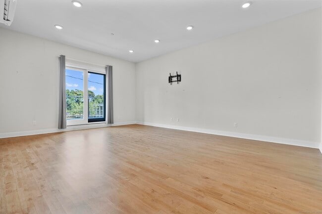 Building Photo - 234 Greene St