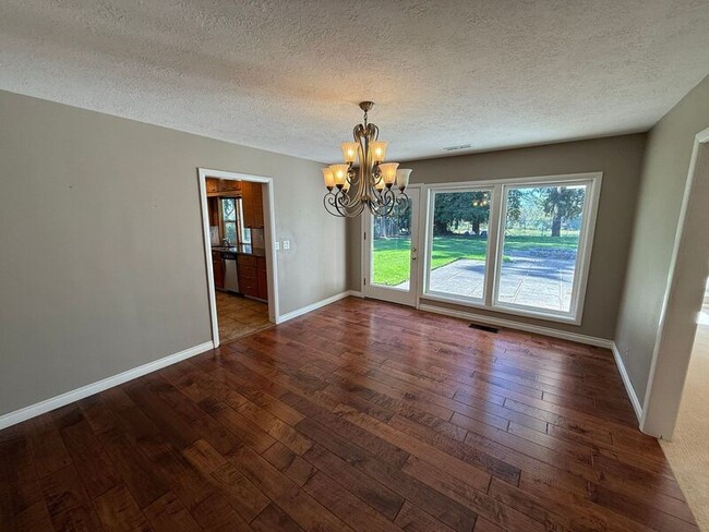 Building Photo - 4135 Rivercrest Dr N