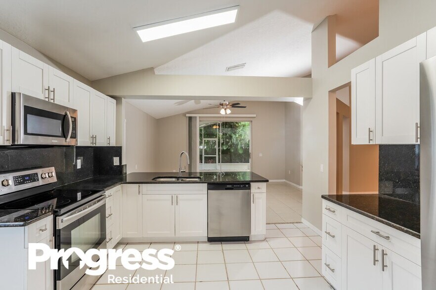 Building Photo - 3849 Bellewater Blvd
