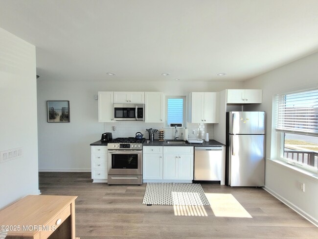 Building Photo - 1134 Springwood Ave