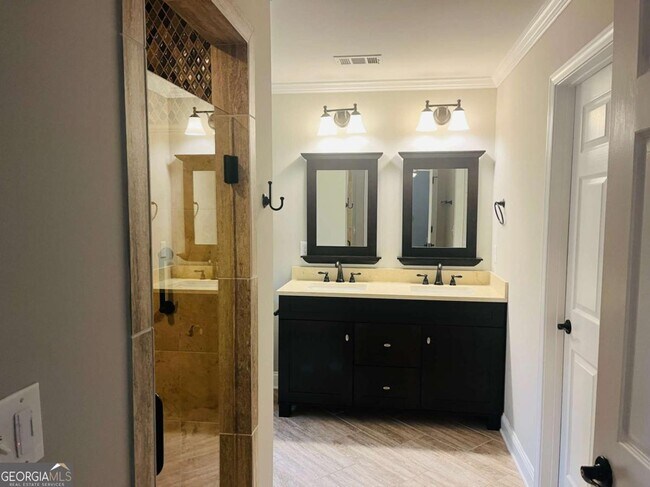 Building Photo - 2472 Ramblewood Ct