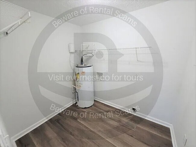 Building Photo - 225 Holly Smith Dr