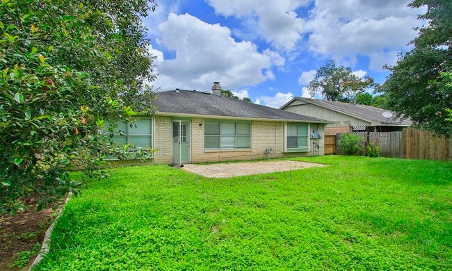Building Photo - 18531 Lippizaner Dr