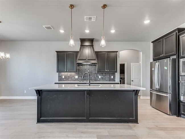 Building Photo - 1617 SW 157th St