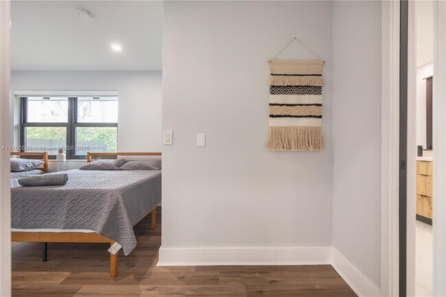 Building Photo - 3850 SW 130th Ave