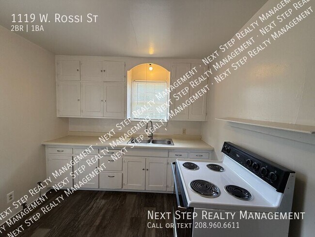Building Photo - 1119 Rossi St