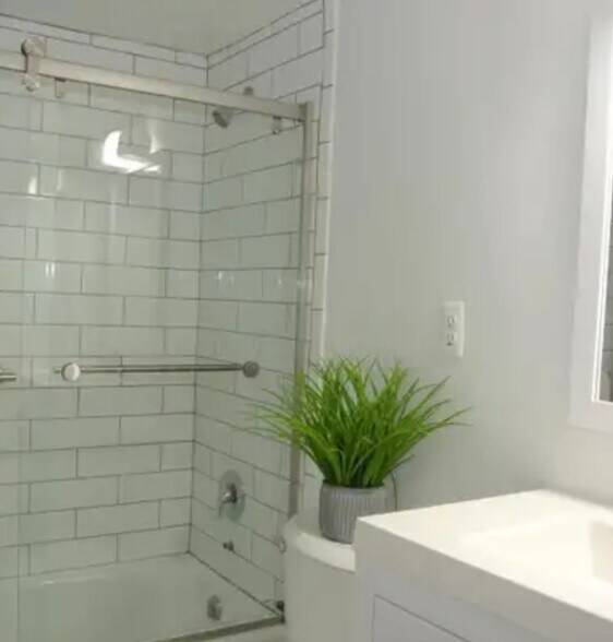 Building Photo - 341 Homeland Southway