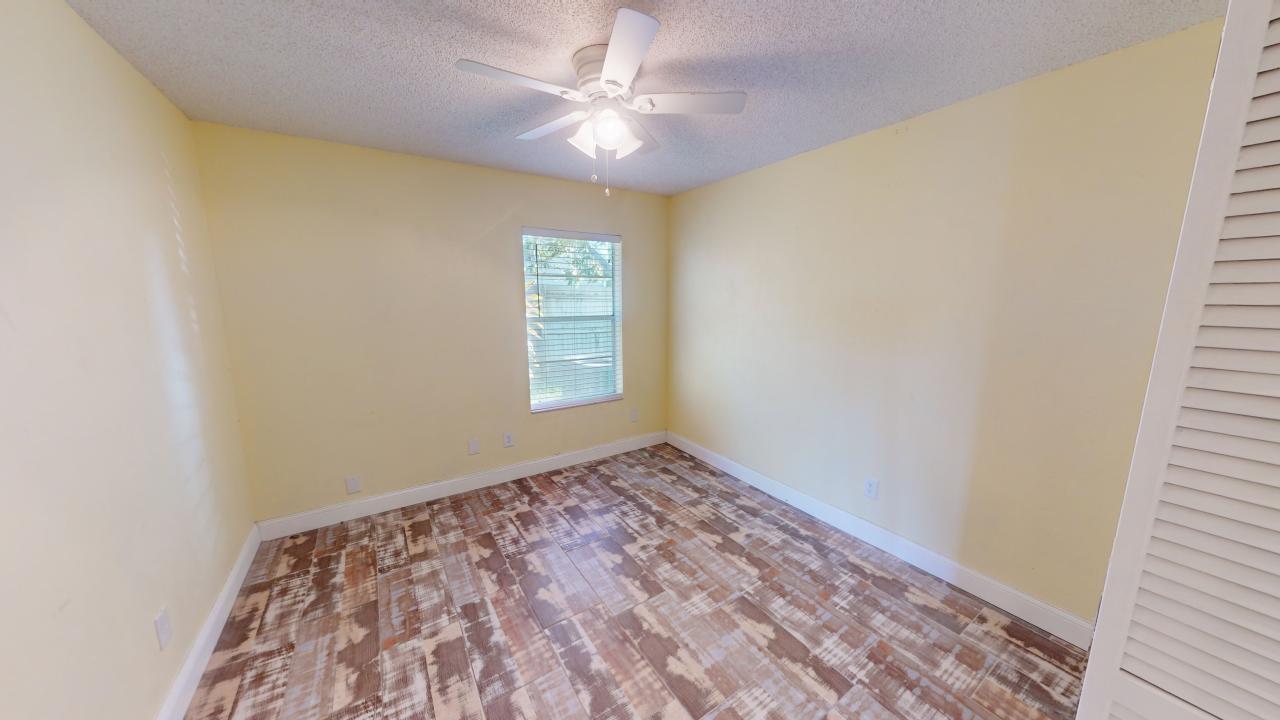 Building Photo - 2219 Umbrella Tree Dr