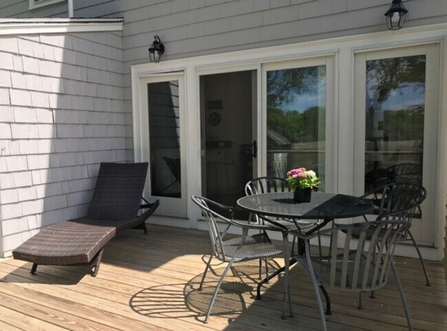 Building Photo - Winter Rental: 10A Gloucester Ave. (Utilit...