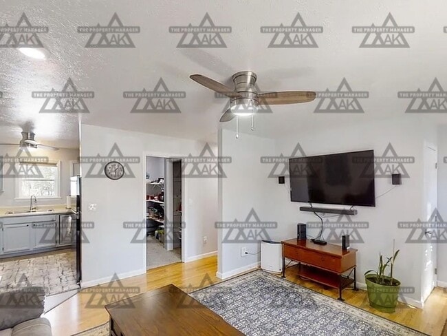 Building Photo - Beautiful Moose Creek Residence | 2 Beds, 1 Bath, Garage, and Heat Included