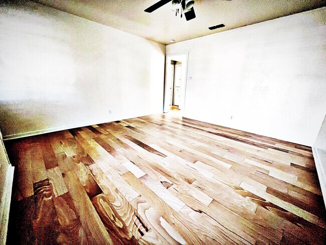 Building Photo - 2823 Amy Ln