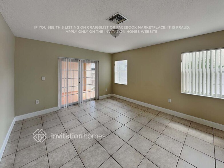 Building Photo - 9229 SW 157th Ct