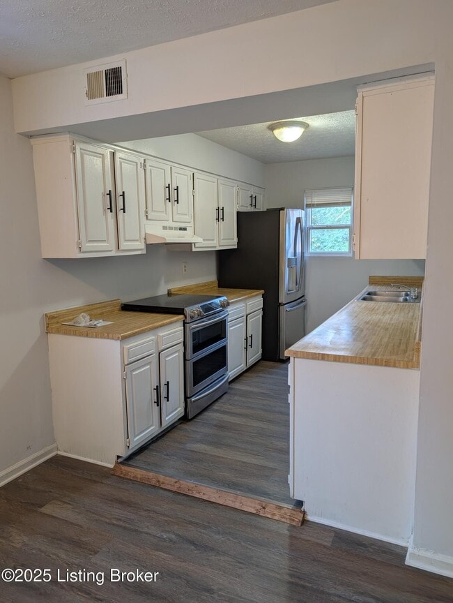 Primary Photo - 3224 Springfield Dr