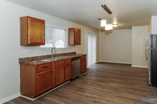 Building Photo - 176 Bayside Ln