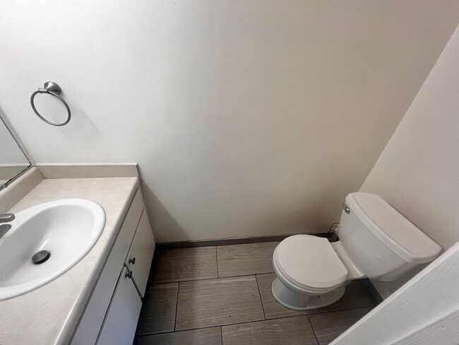 Building Photo - Specious 2-Bedroom Home with Prime Access
