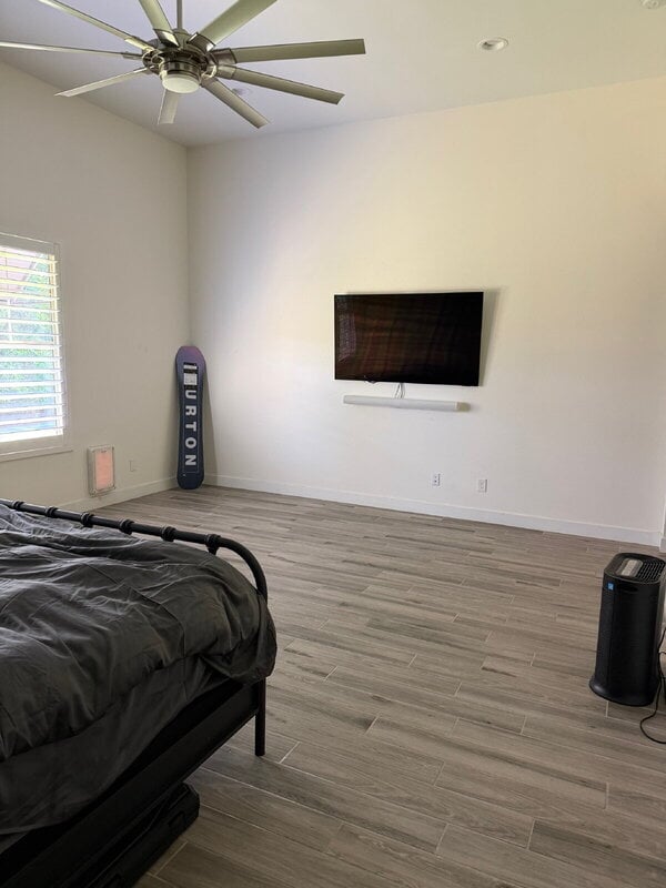 Building Photo - 4191 S Emerald Dr