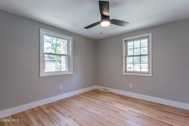 Building Photo - 3 Heather Ln