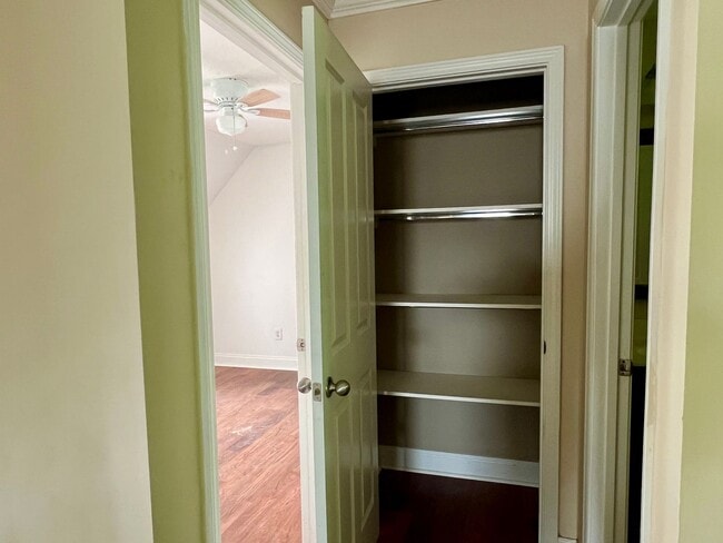 Building Photo - 3 bedroom + loft & 2.5 bedroom  in gated community