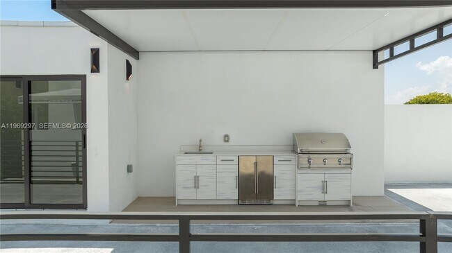 Building Photo - 3047 Elizabeth St