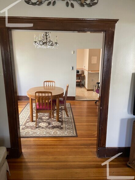 Building Photo - 120 College Ave