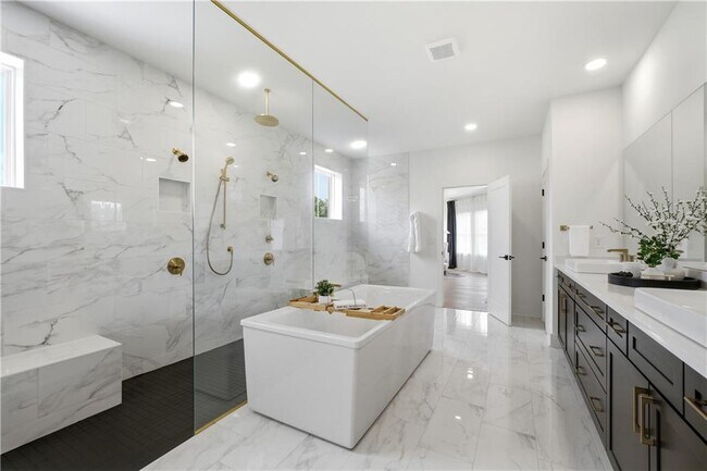 Building Photo - 4510 Hawthorn Cir
